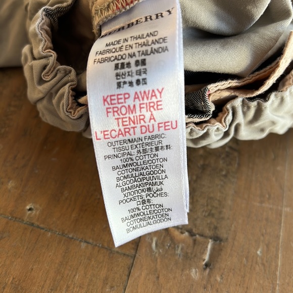 Burberry childrens khaki pants - Picture 5 of 7
